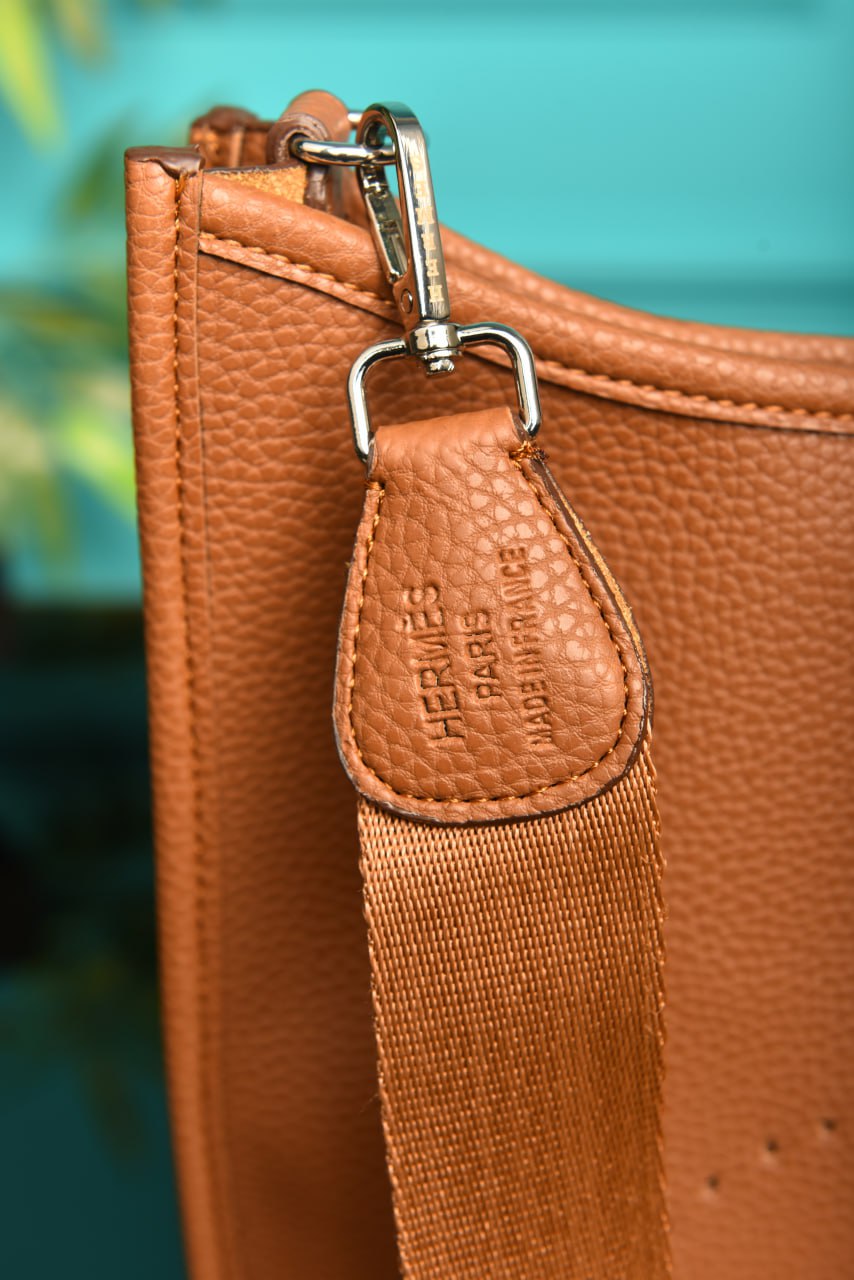 '- Evelyne Crossbody Bag