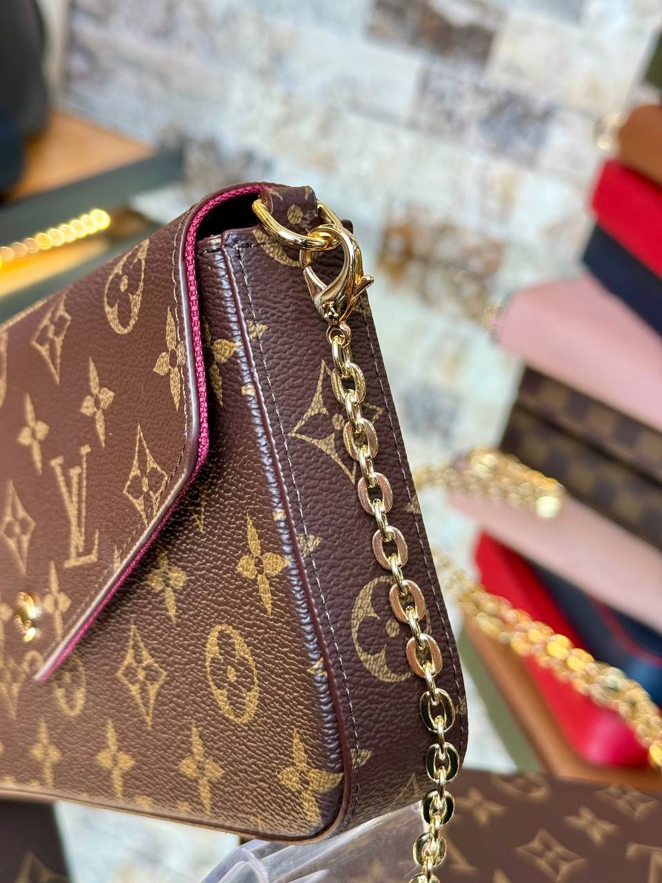 L- Leather Fellice Wallet