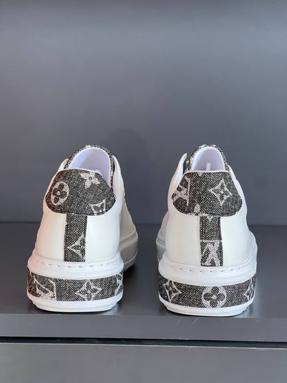 Shoe