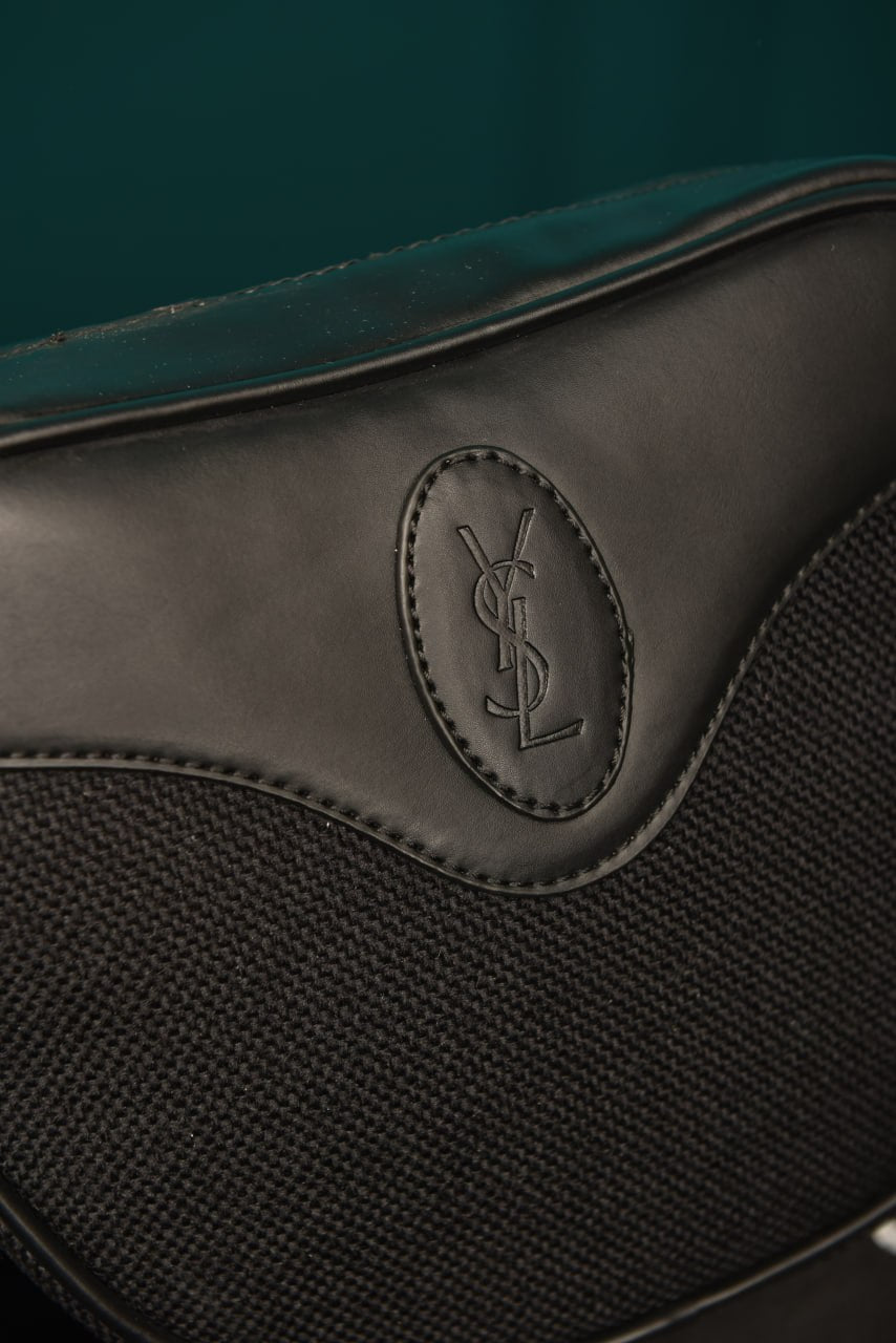 Le 5 A 7 Hobo Bag In Smooth Leather